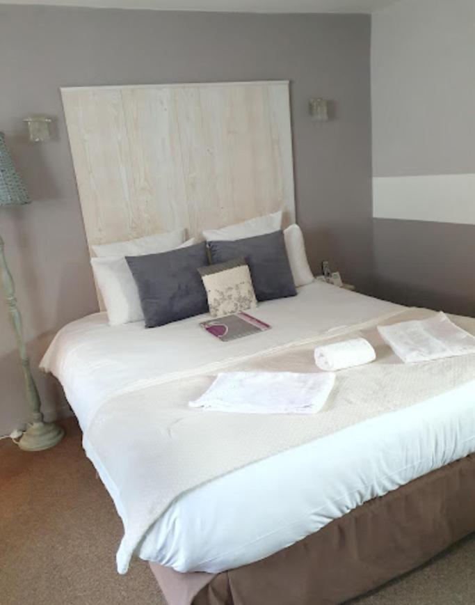Logis Hotel Restaurant L'Auberge Normande Carentan Kültér fotó
