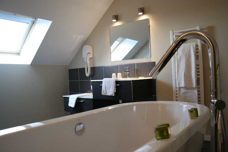 Logis Hotel Restaurant L'Auberge Normande Carentan Kültér fotó